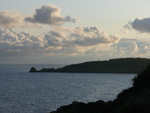 Die Wolken fliegen ins Meer hinaus