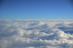 Eine dicke Wolkenschicht verhüllt den Atlantik